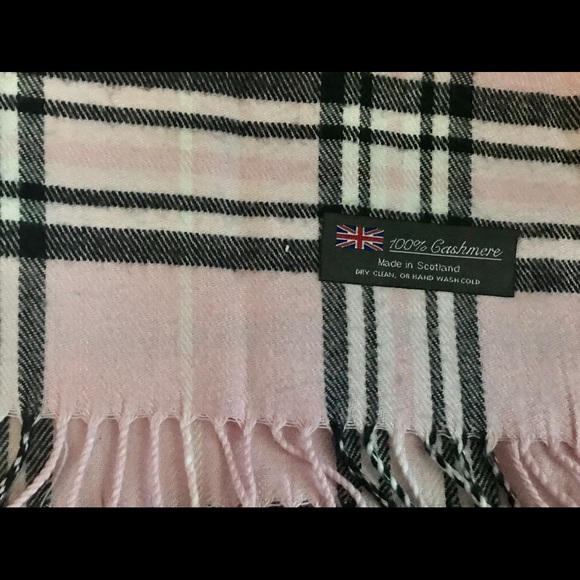 Women’s 100% cashmere plaid fringe scarves - Picture 6 of 7